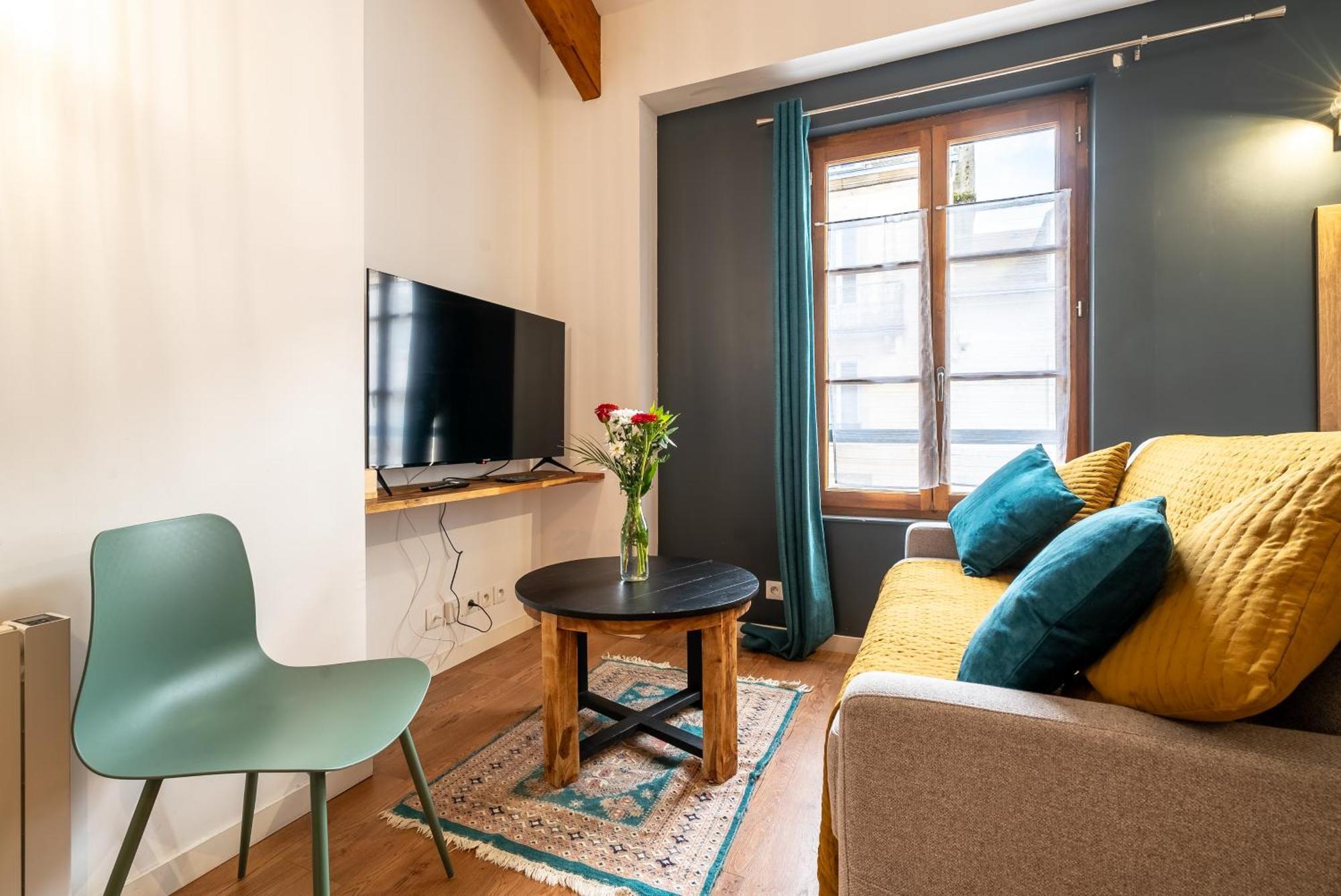 Mon - Gare De - Duplex 2 - Parking En Supp Apartment *